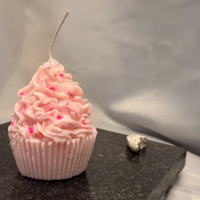 Handmade cupcake candle made from soy wax, dessert-shaped decorative candle