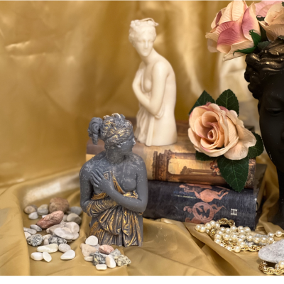 Venus – Sculptural Goddess Candle